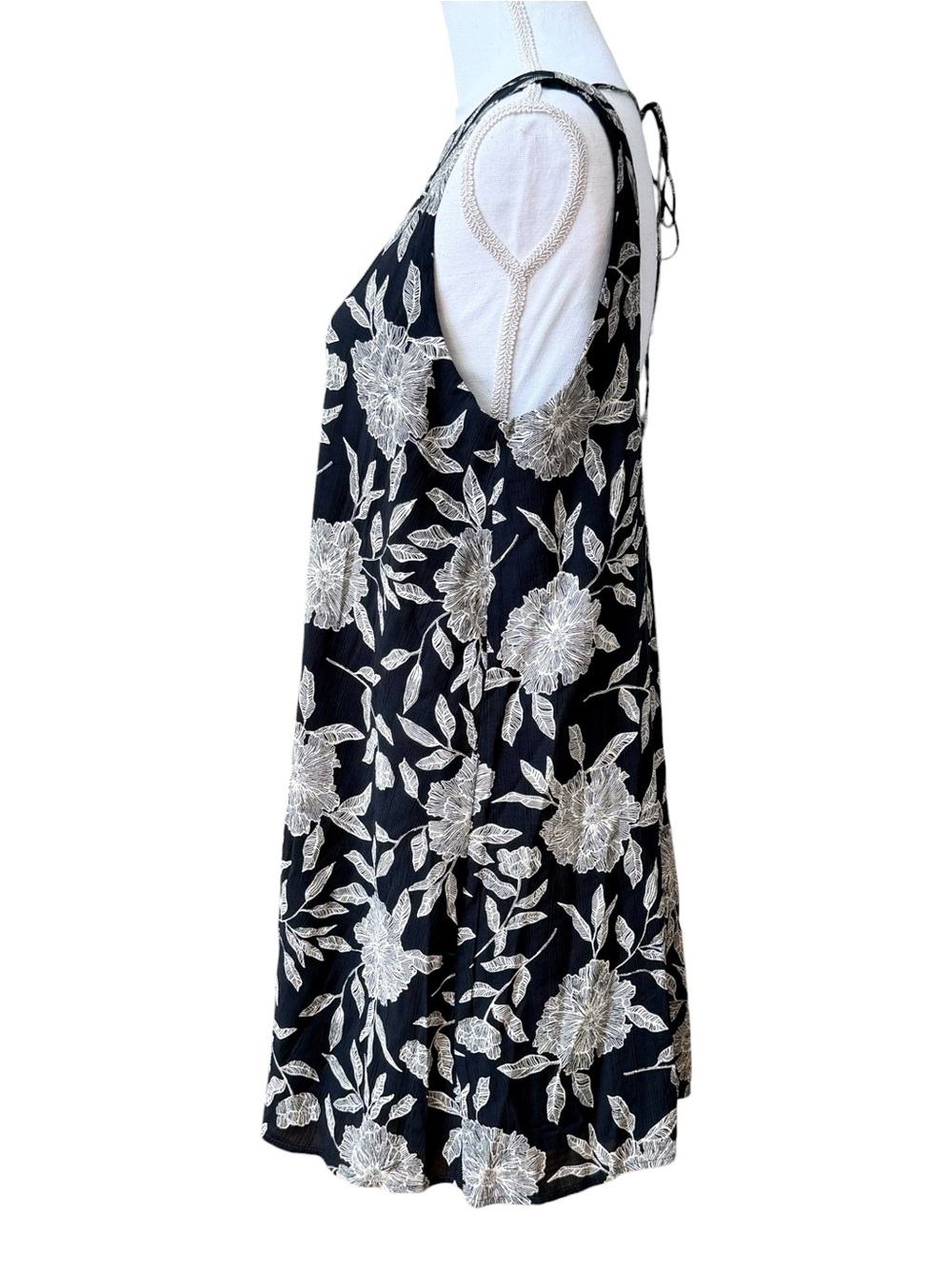 Abercrombie & Fitch Black & White Floral Backless Shift Sundress Size M - NWT - Picture 5 of 11